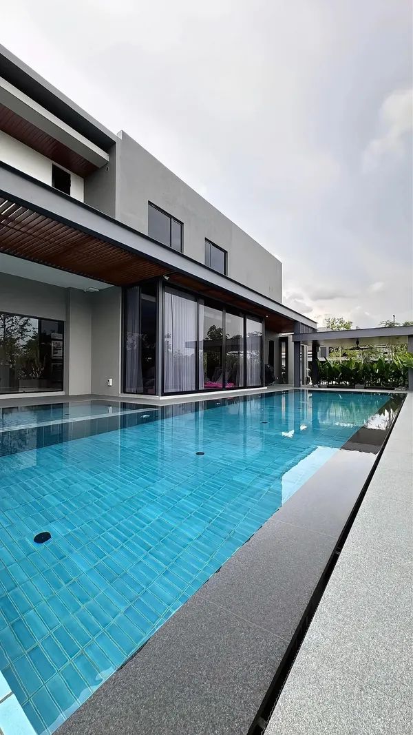 Need Professional Swimming Pool Renovation Services in Malaysia?
